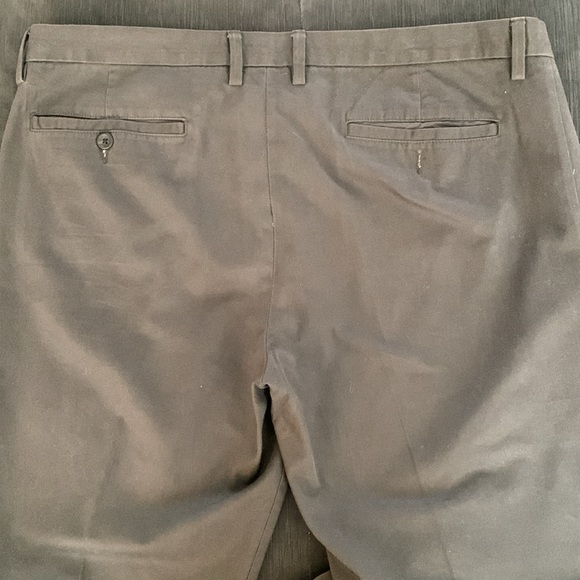 Gently used Old Navy “Classic Straight” pant Waist 42 Length 32 - Picture 6 of 8